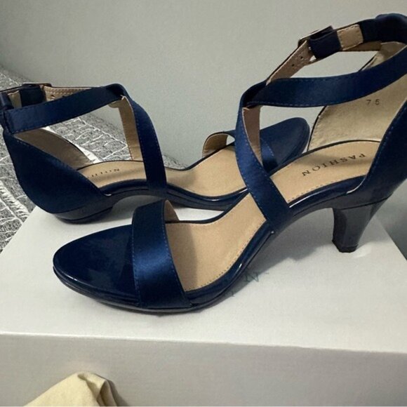 Pashion Footwear Blue Convertible Heels Sandals Size 7.5 Elegant Evening Chic - Picture 3 of 16